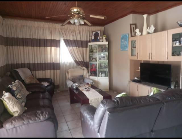 3 BEDROOM HOUSE FOR SALE IN UMLAZI BB